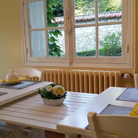 بيت ضيافة Maison D'hotes Les Jardins Du Val Port-Villez